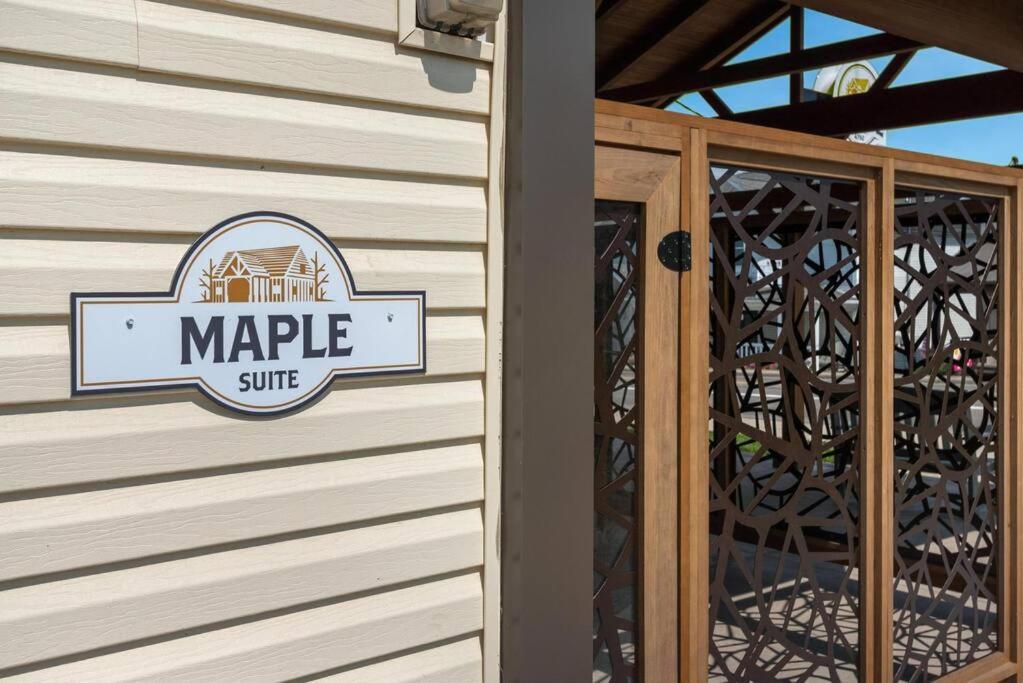 Maple Suite - Main Street Lodge In ברלין מראה חיצוני תמונה